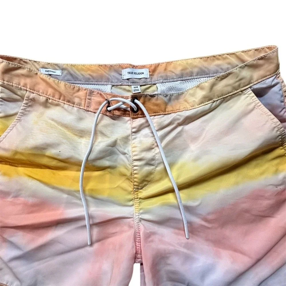 True Religion Men's Tie Dye Swim Trunks Board Shorts Size 36‎ Multicolor